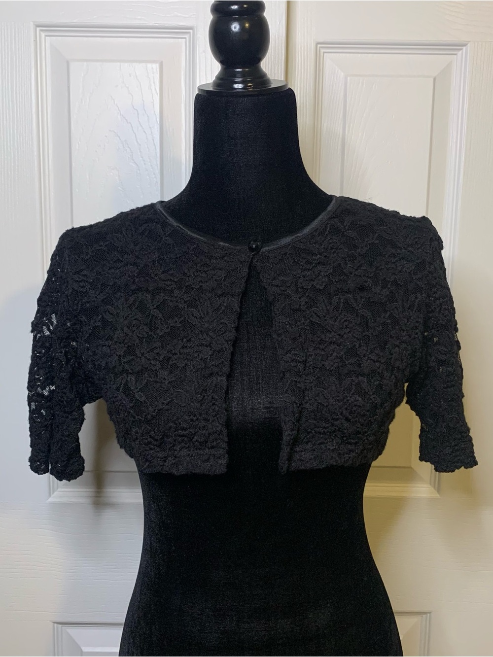 Connected Apparel Black Floral Lace Cropped Cardigan